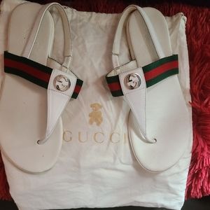 GUCCI KIDS SANDAL SIZE 33 BEAUTIFUL VERY GOOD COND